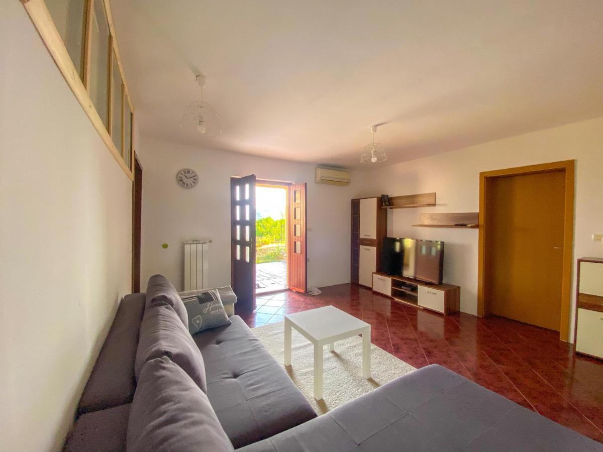 Apartment Moon Pobegi Екстериор снимка