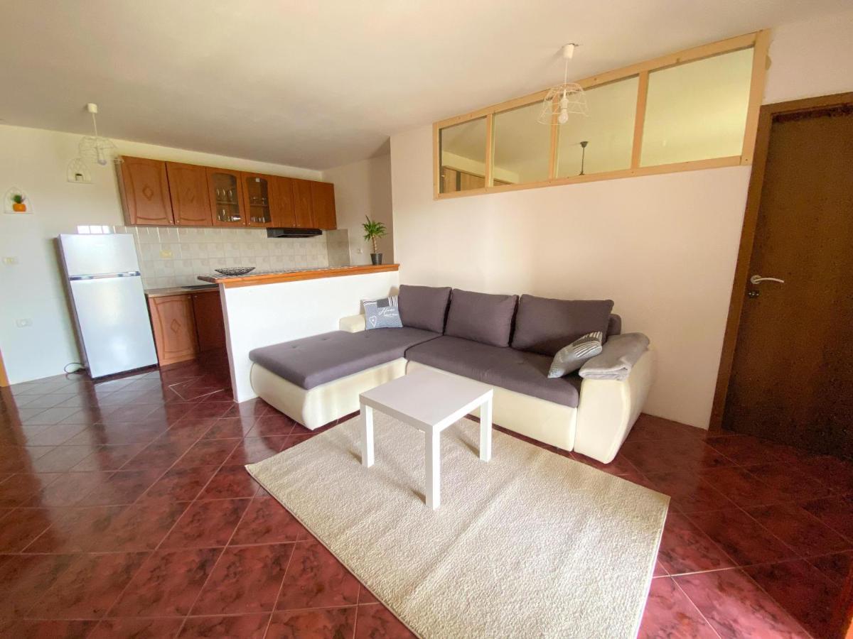 Apartment Moon Pobegi Екстериор снимка