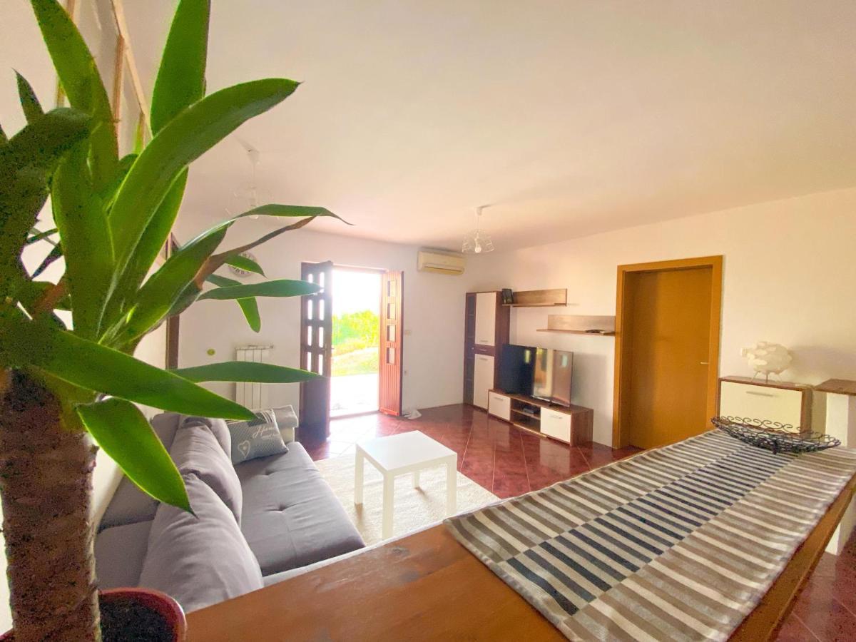 Apartment Moon Pobegi Екстериор снимка