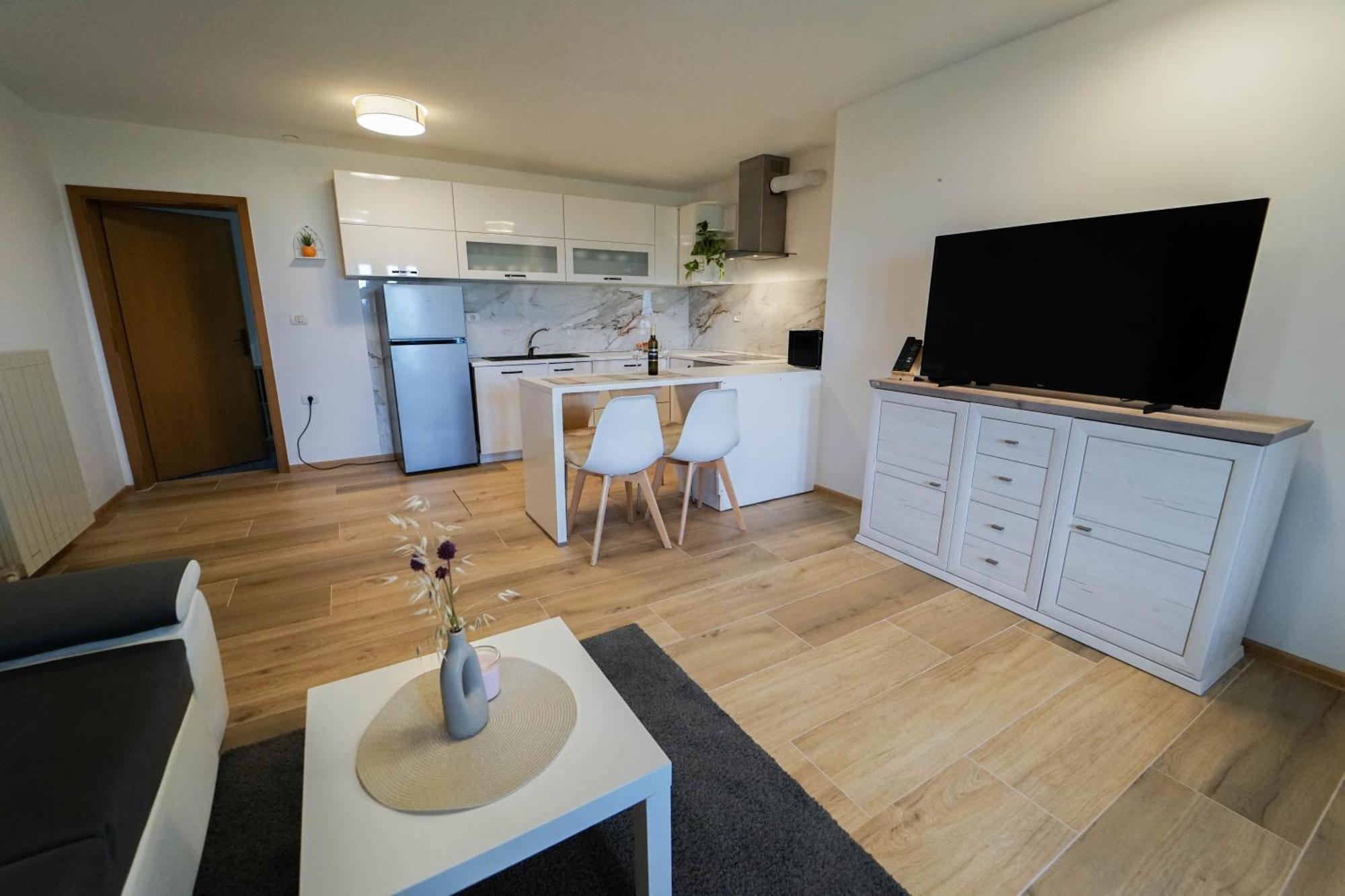Apartment Moon Pobegi Екстериор снимка
