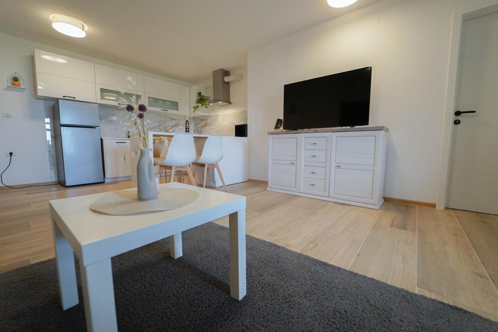 Apartment Moon Pobegi Екстериор снимка