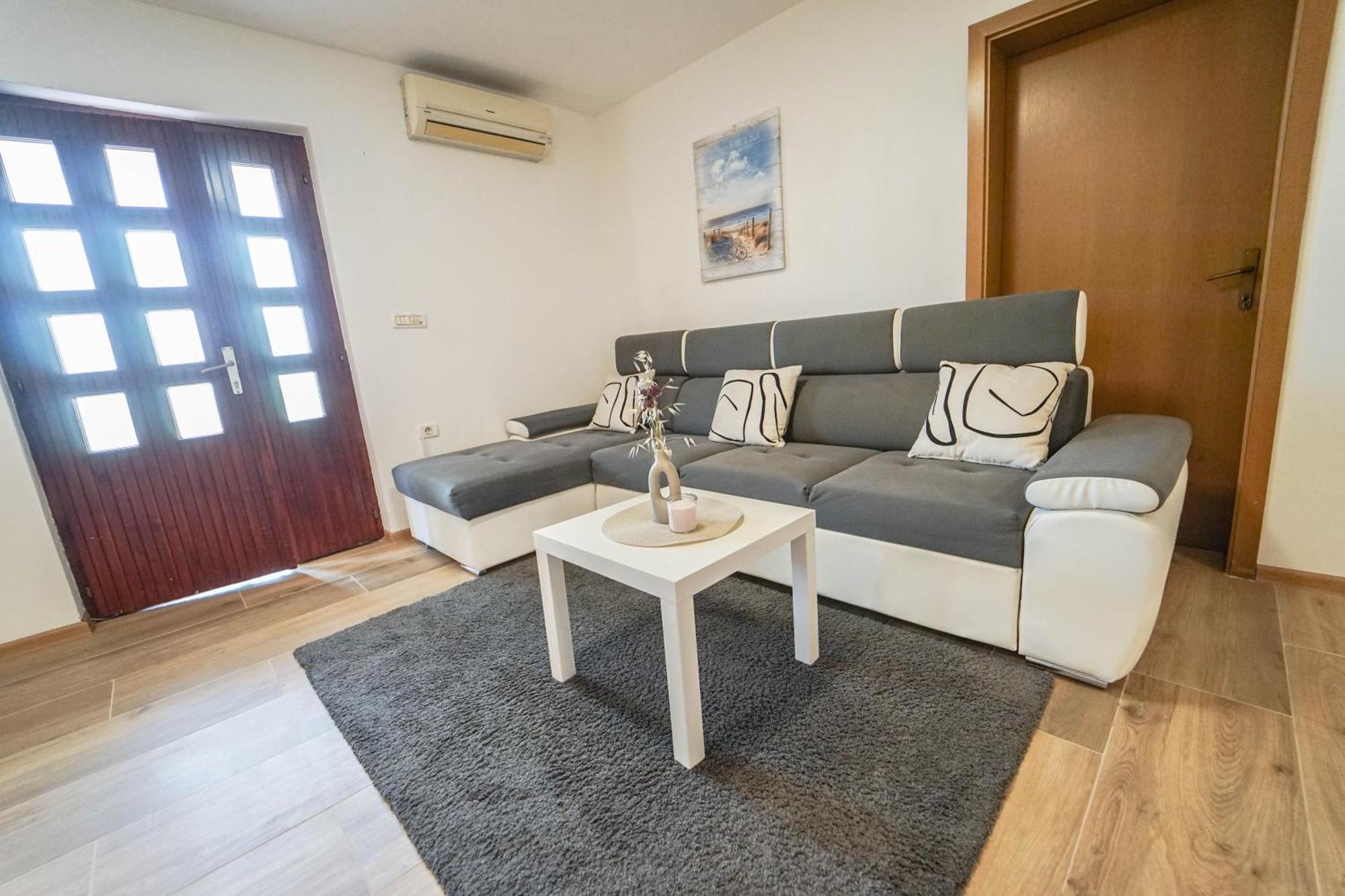 Apartment Moon Pobegi Екстериор снимка
